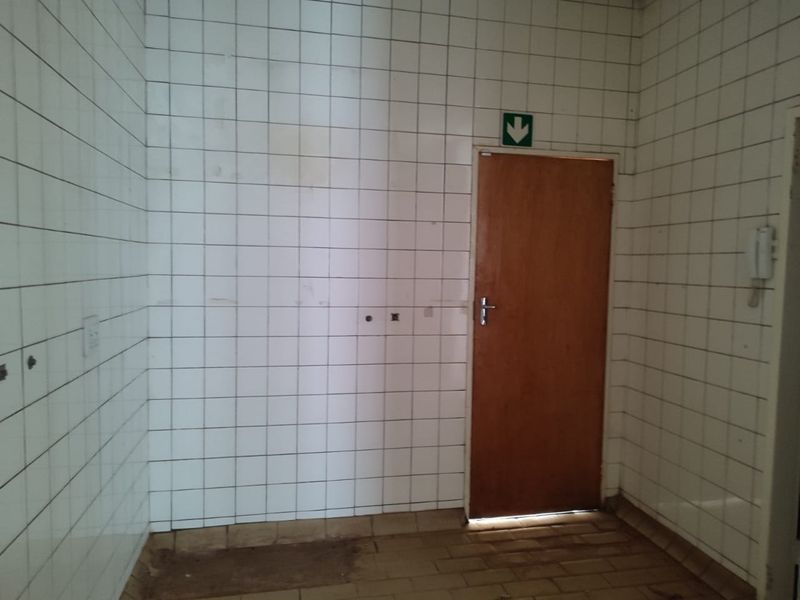 300m2 Retail space TO LET in Waterkloof Ridge - Photo 10