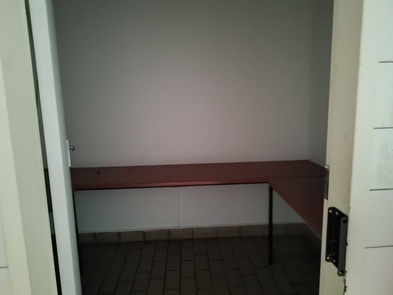 300m2 Retail space TO LET in Waterkloof Ridge - Photo 6