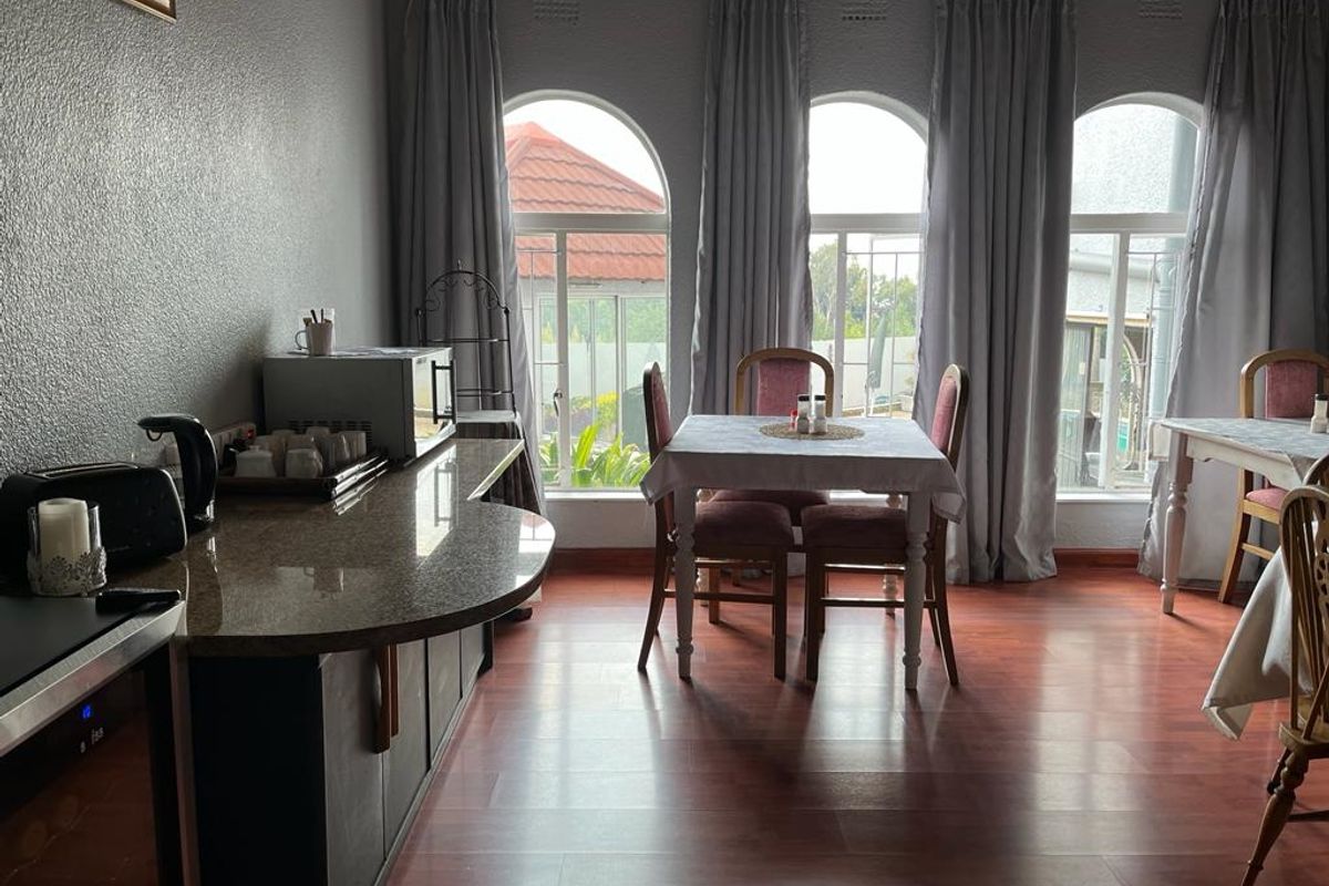 Enormous Home For Sale - Photo 4