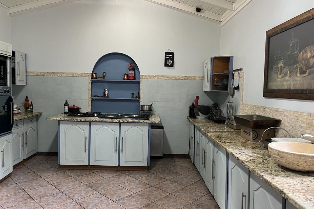 Enormous Home For Sale - Photo 3