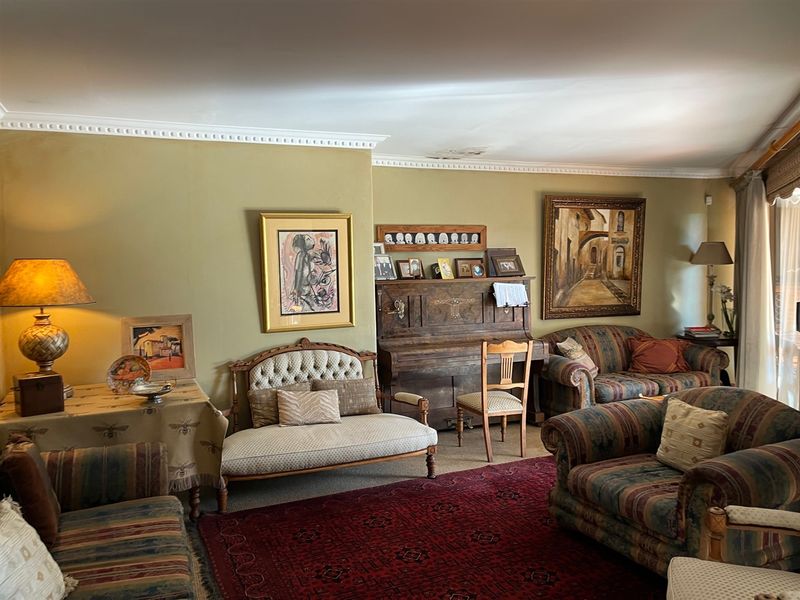 The Perfect Setting in an established suburb - Photo 5