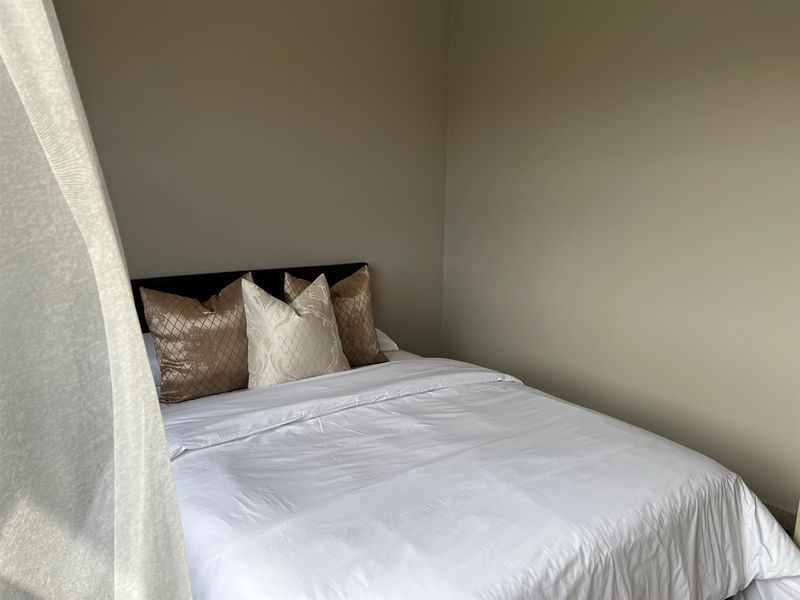 Modern Development in Secure Estate - Photo 8