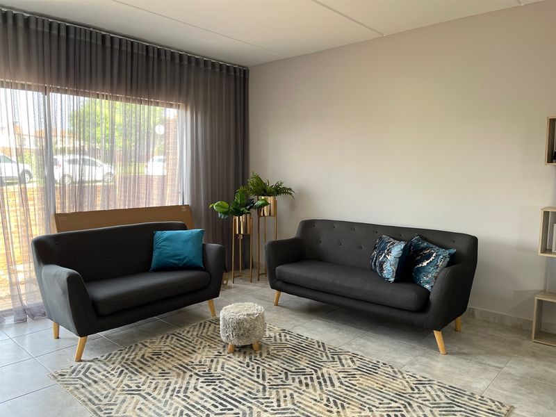 Modern Development in Secure Estate - Photo 3