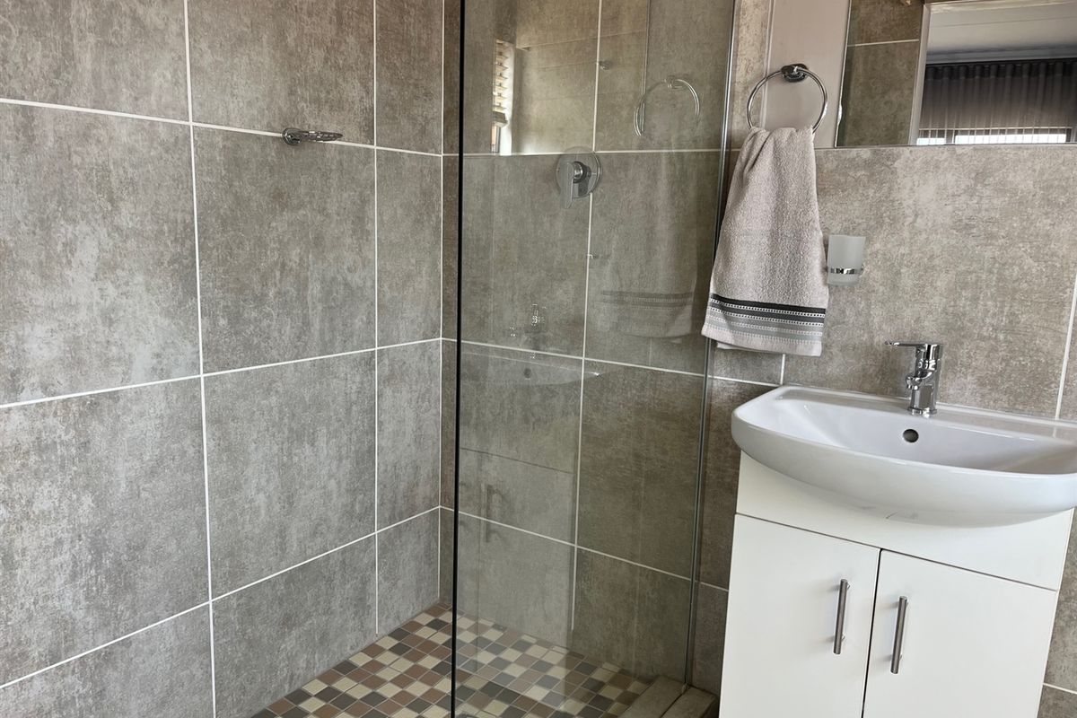 Modern Development in Secure Estate - Photo 5