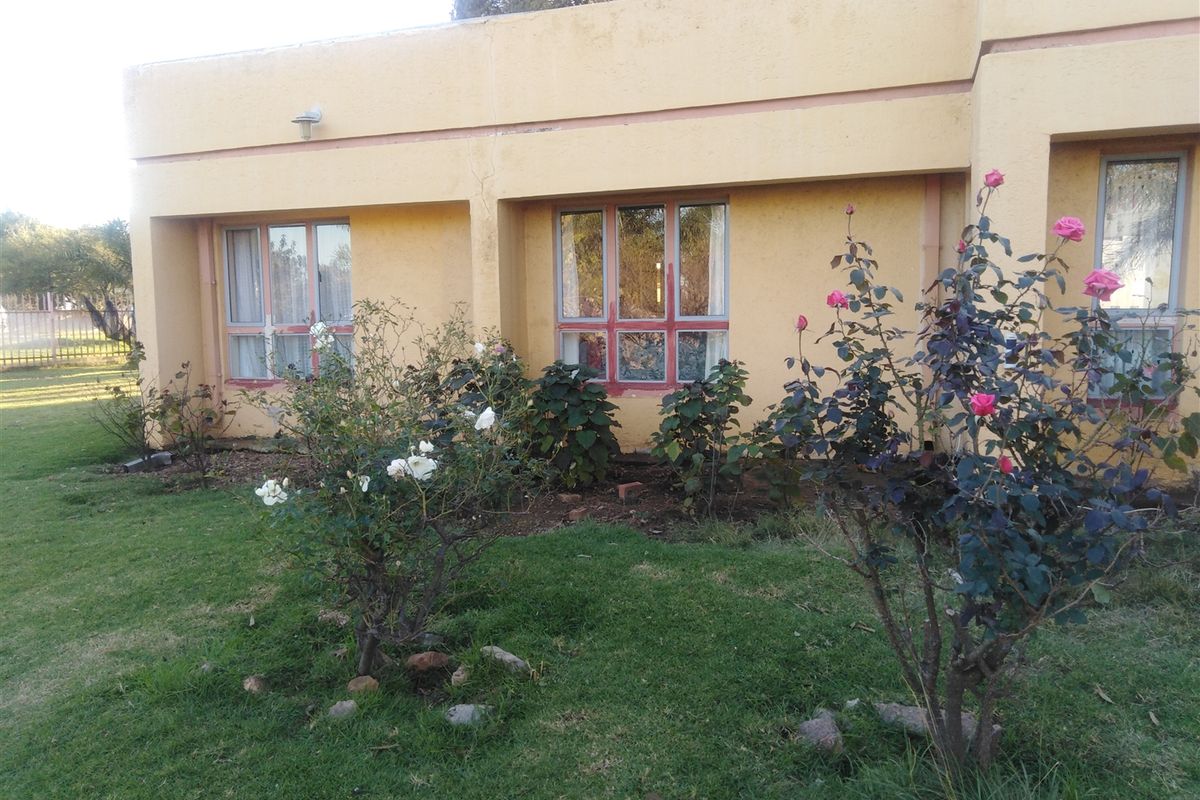 Spacious 4-bedroom house in Reyno Ridge. - Photo 2