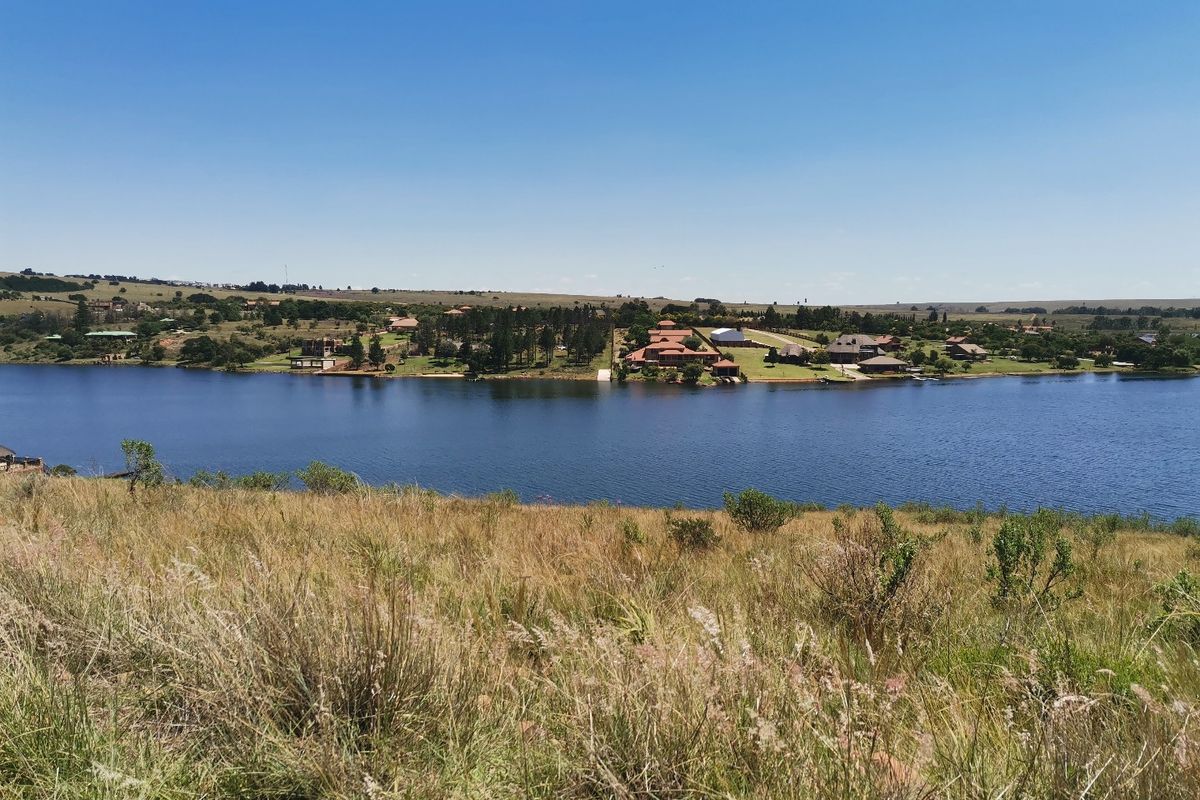 Water front Stand in Beautiful Estate - Photo 5