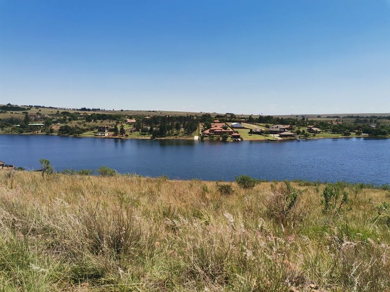 Water front Stand in Beautiful Estate - Photo 5