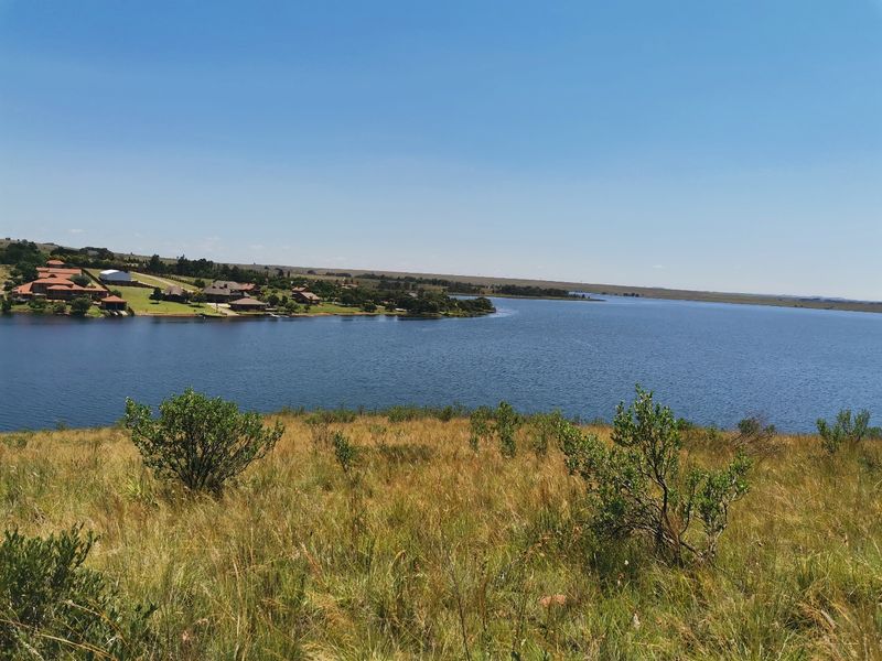 Water front Stand in Beautiful Estate - Photo 7