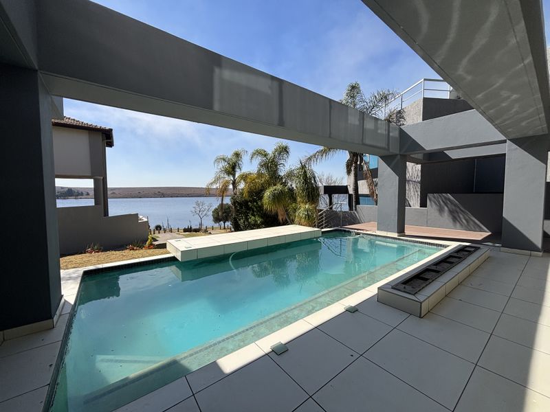 Back on the Market - Home with Extraordinary Views - Photo 3
