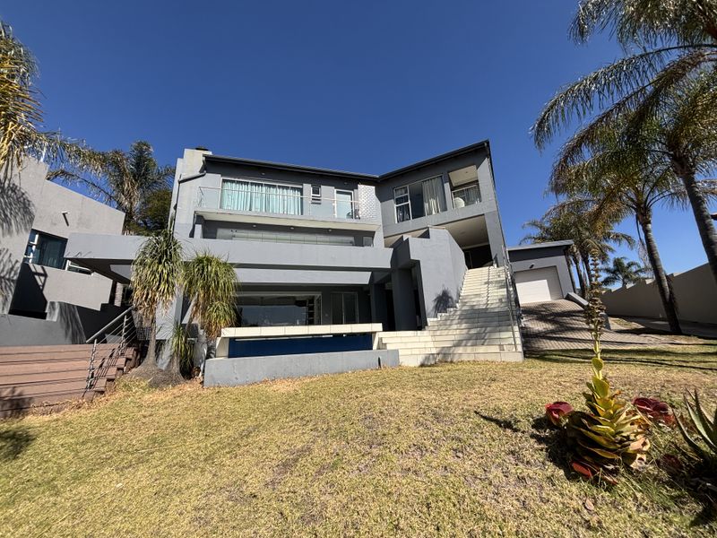 Back on the Market - Home with Extraordinary Views - Photo 2