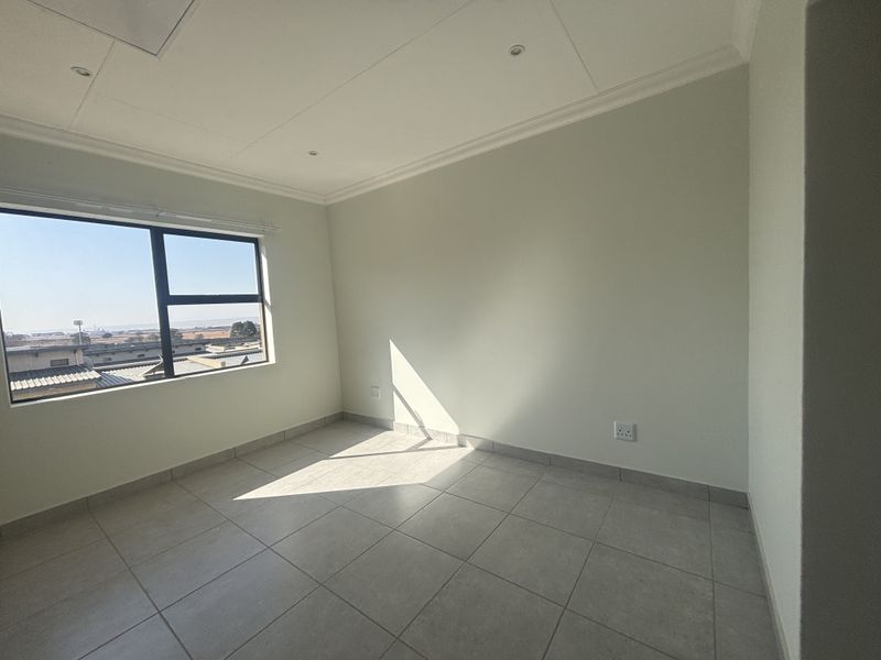 Sunset Boulevard - New Look - Photo 10