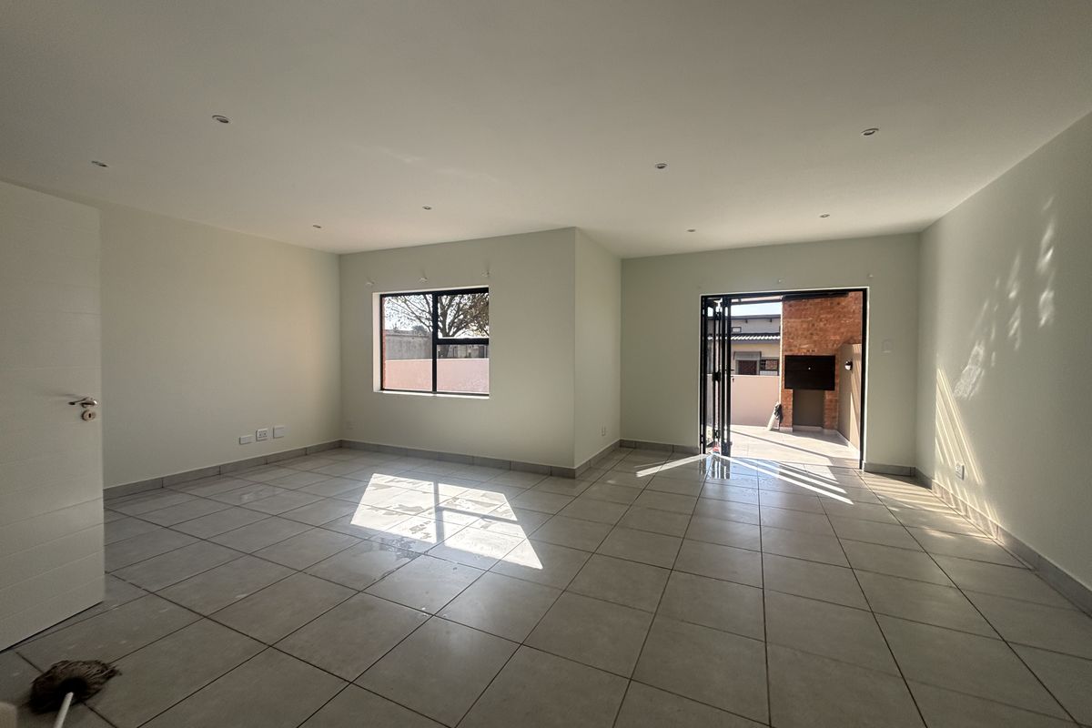 Sunset Boulevard - New Look - Photo 3