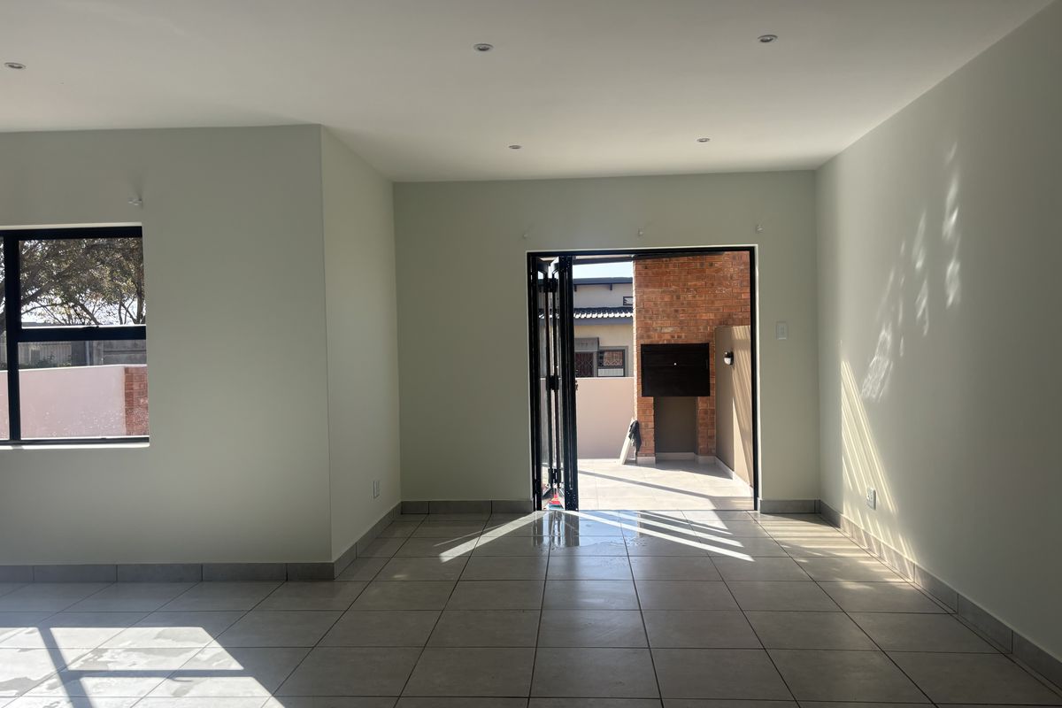 Sunset Boulevard - New Look - Photo 4