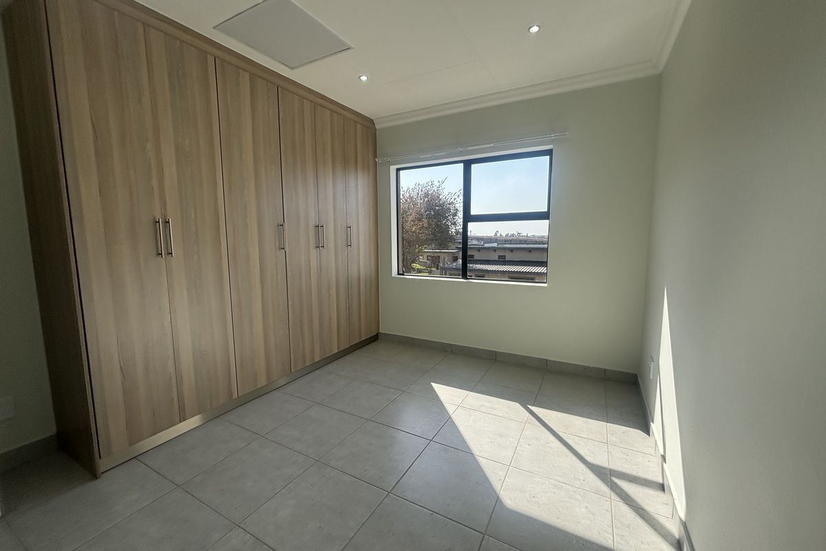 Sunset Boulevard - New Look - Photo 5