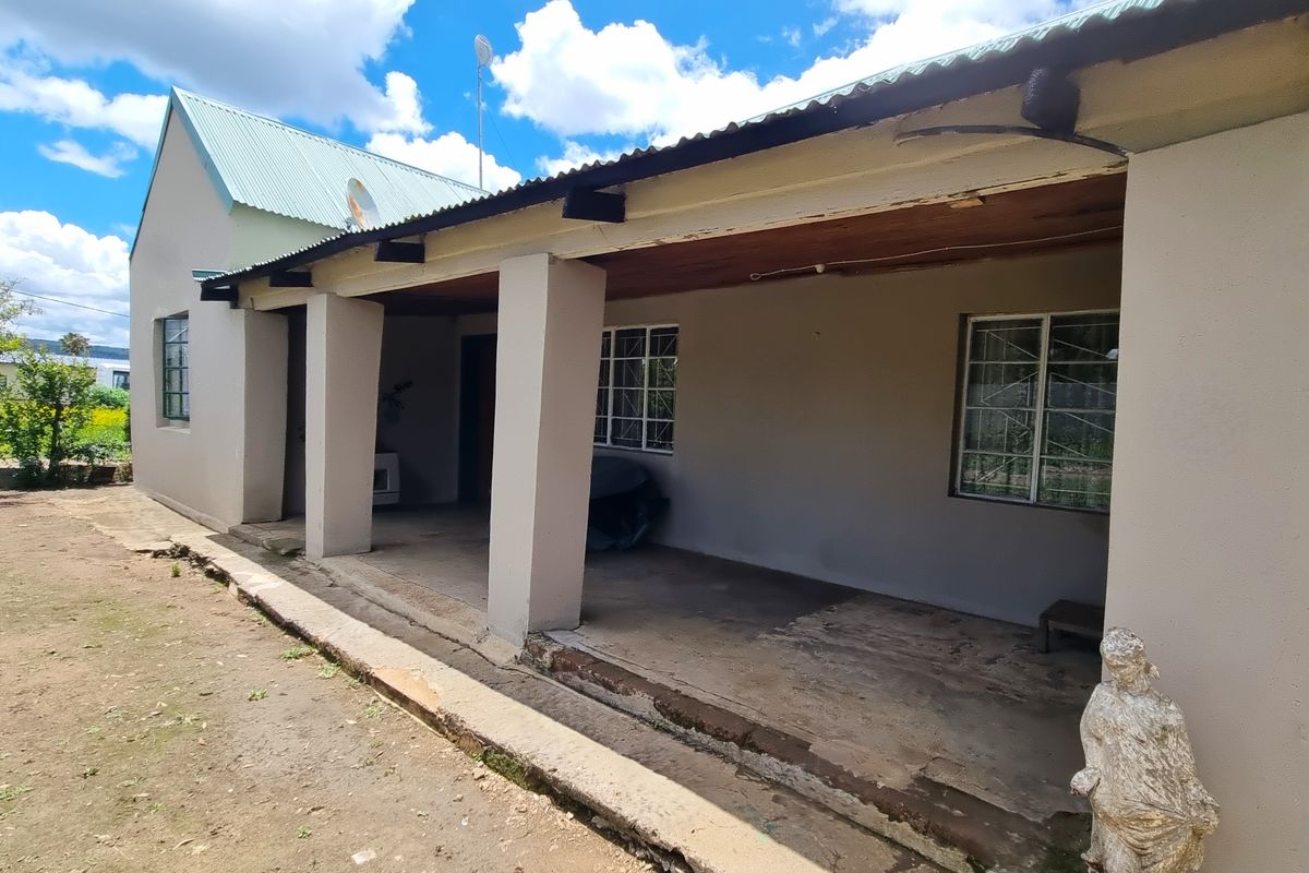 Excellent Value for Money - Swartruggens - Charming 4-Bedroom Home with Exceptional Potential - Photo 3