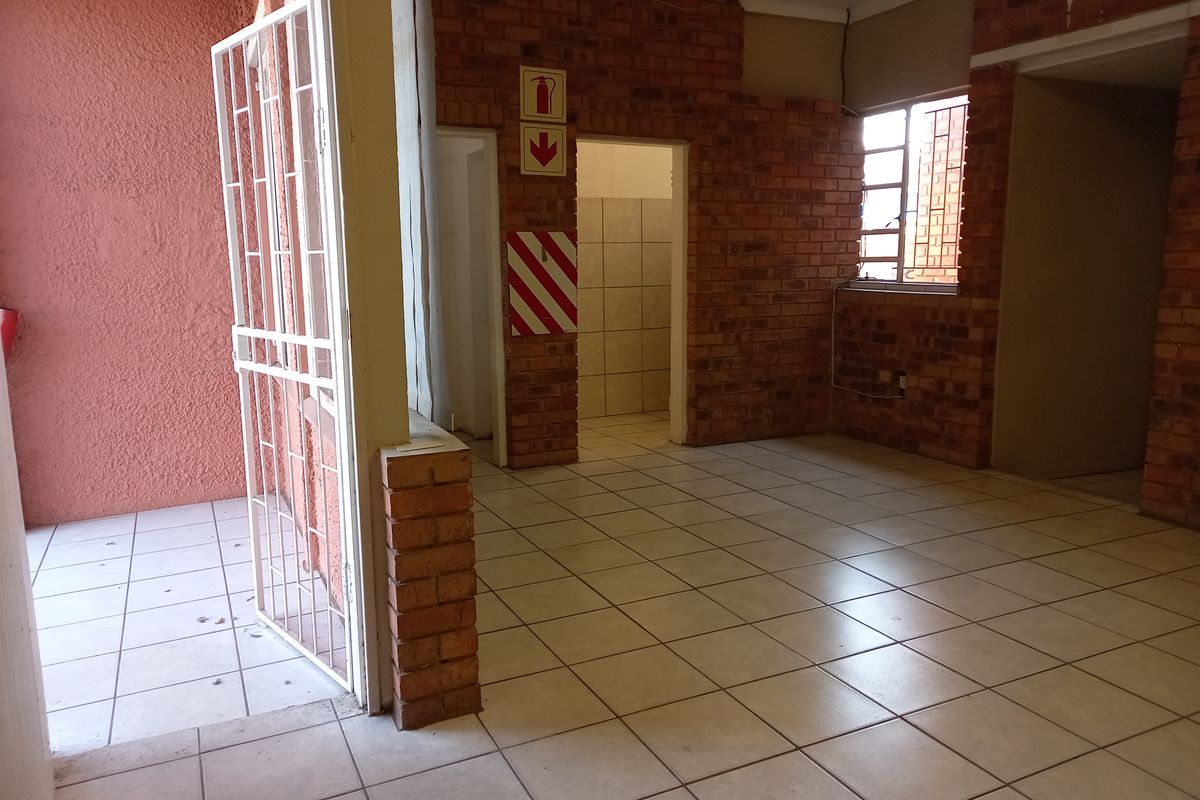 Frontage Warehouse Ready for Business - Photo 5