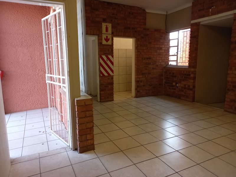 Frontage Warehouse Ready for Business - Photo 5