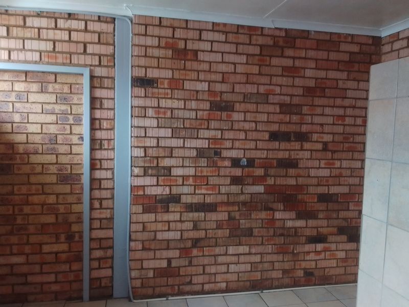 Ideal workshop and office Space - Photo 7