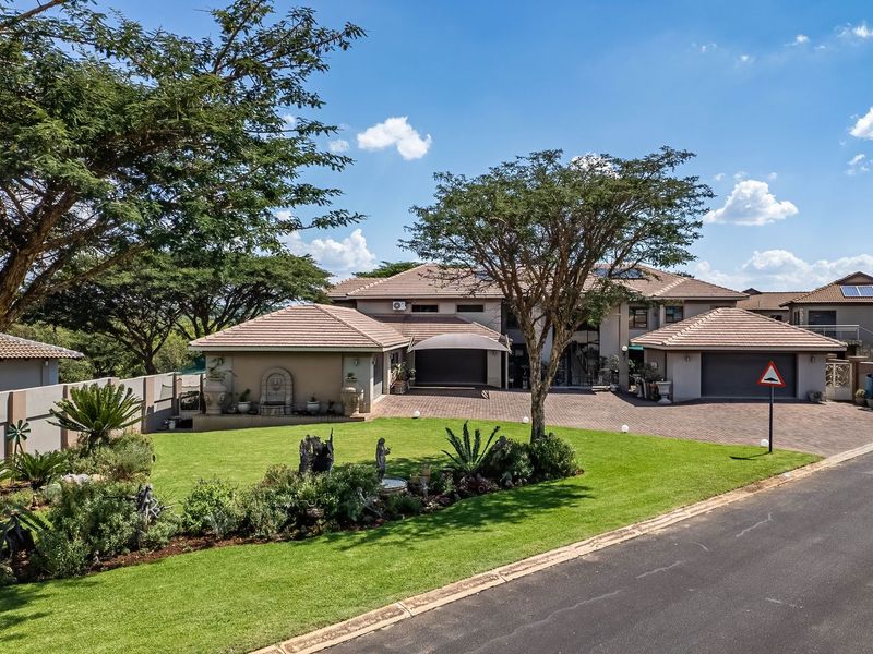 Executive Waterfront home with Two granny flats for sale - Photo 3