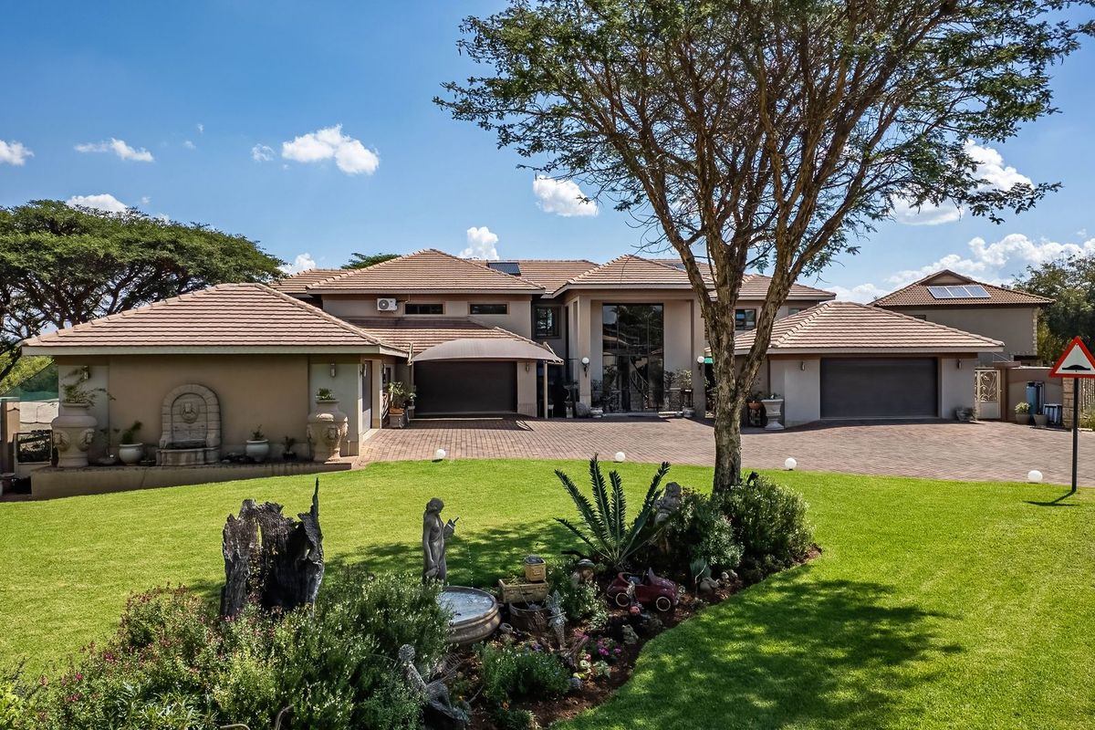 Executive Waterfront home with Two granny flats for sale - Photo 4