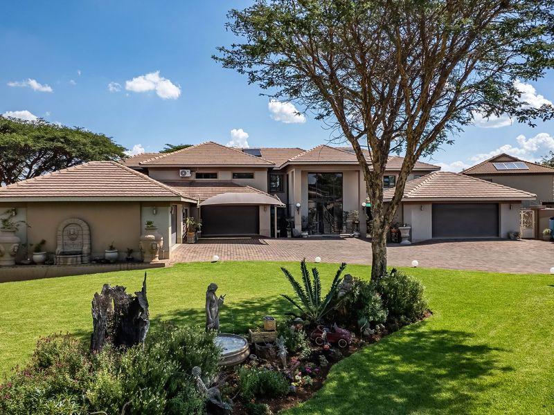 Executive Waterfront home with Two granny flats for sale - Photo 4