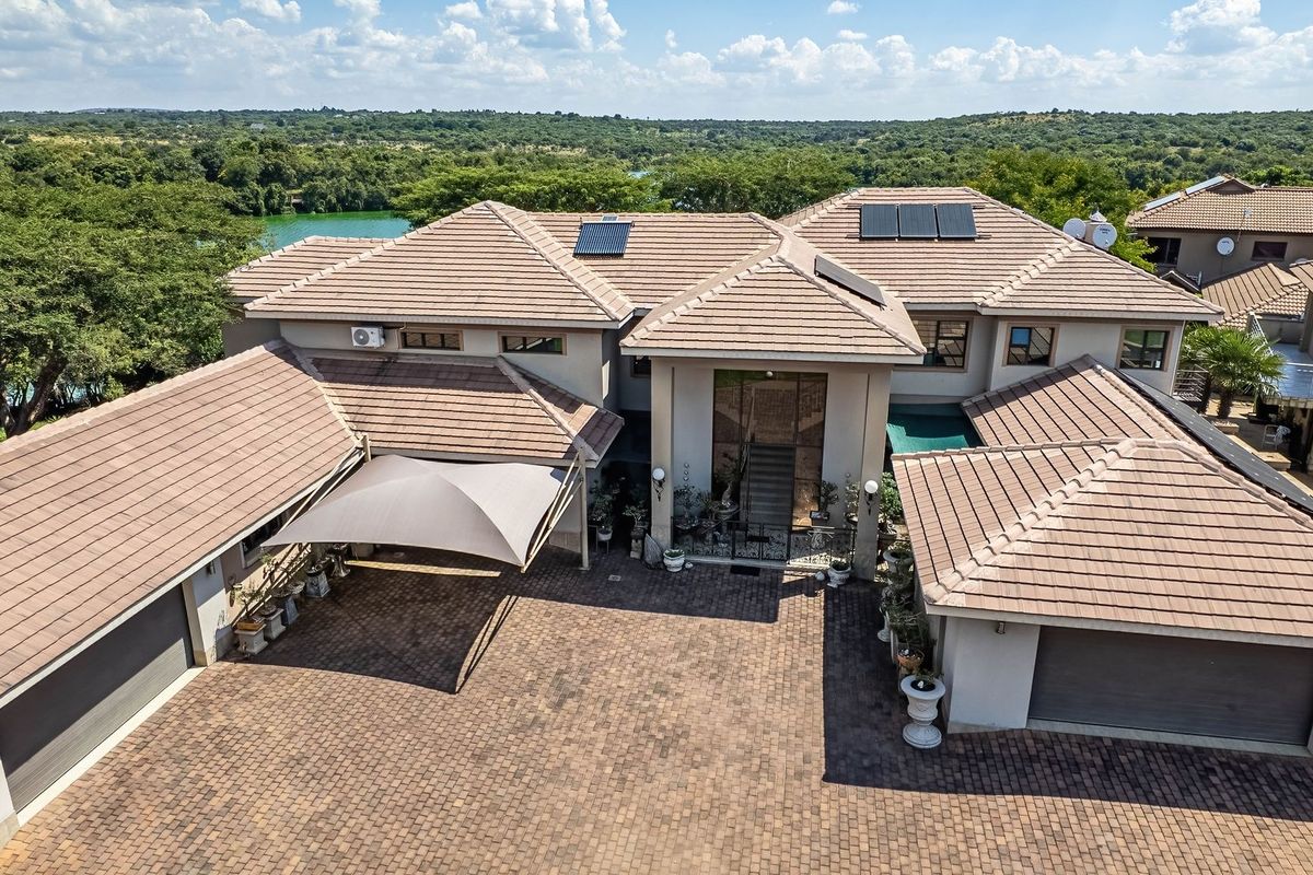 Executive Waterfront home with Two granny flats for sale - Photo 2