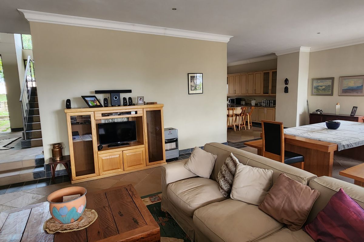 Executive family home for sale - Photo 5