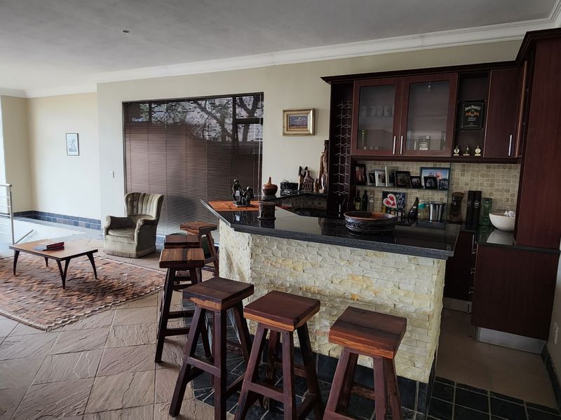 Executive family home for sale - Photo 10