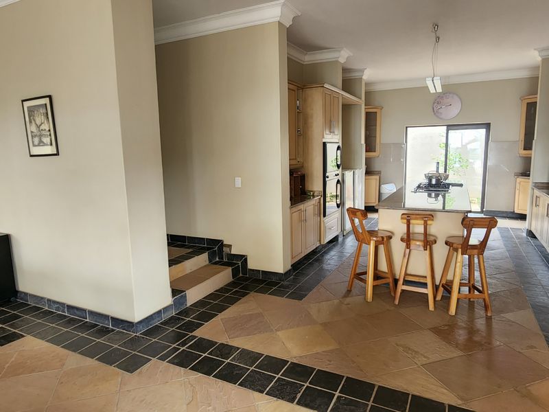 Executive family home for sale - Photo 6