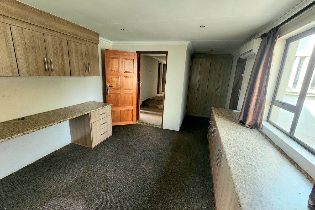 Single storey waterfront house to RENT in Sable Hills - Photo 5