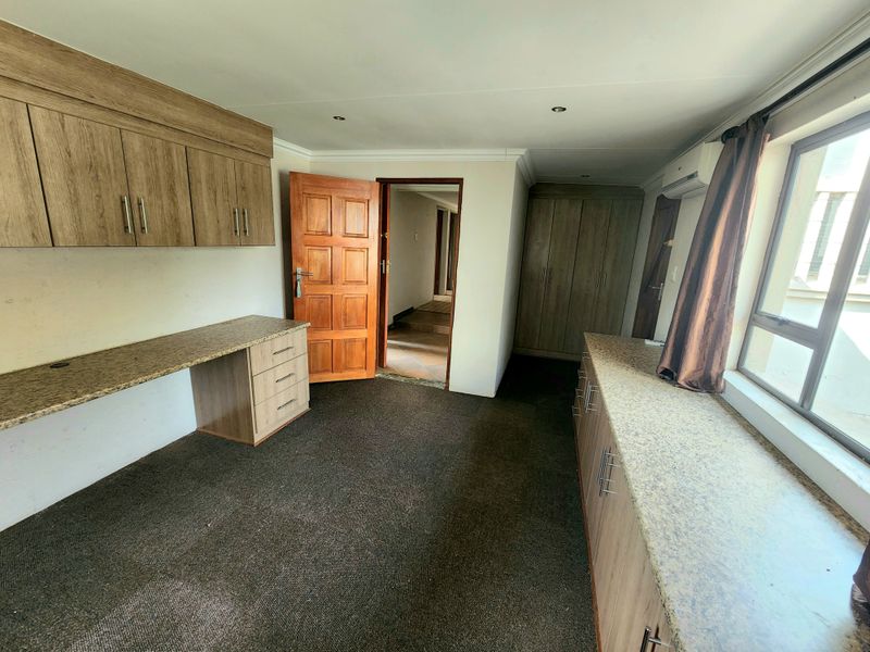 Single storey waterfront house to RENT in Sable Hills - Photo 5