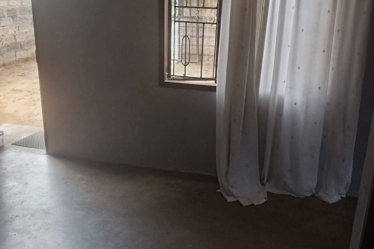 Freestanding For Sale In Kempton Park - Photo 4