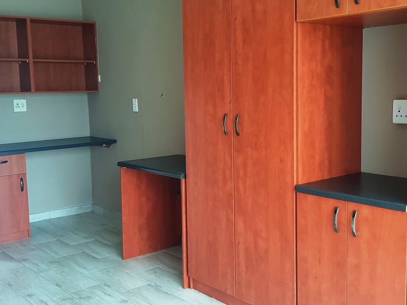 Modern 3 bedroom house to rent in Mayberry Park - Photo 8