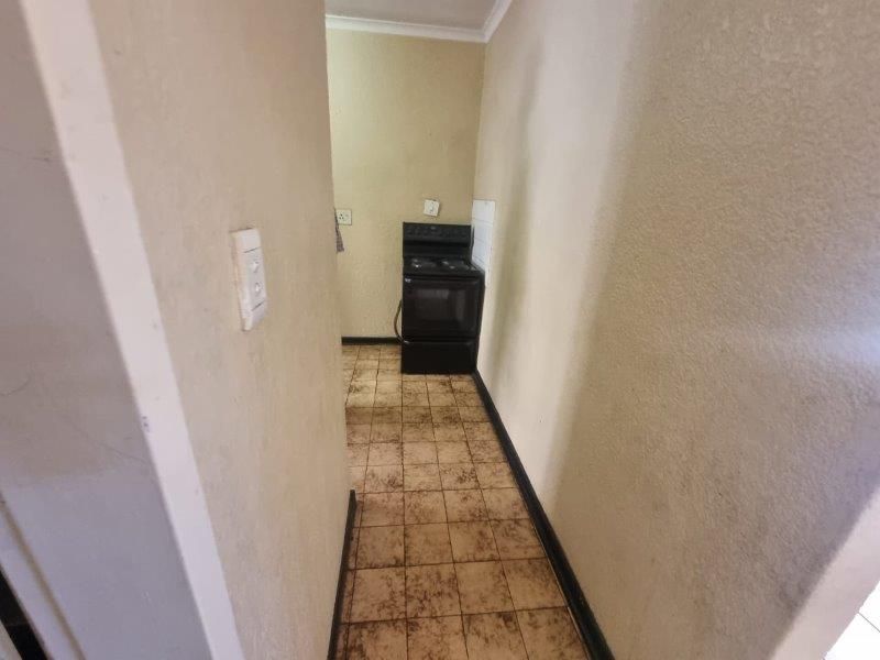 Available 1st August  in east end - Photo 6