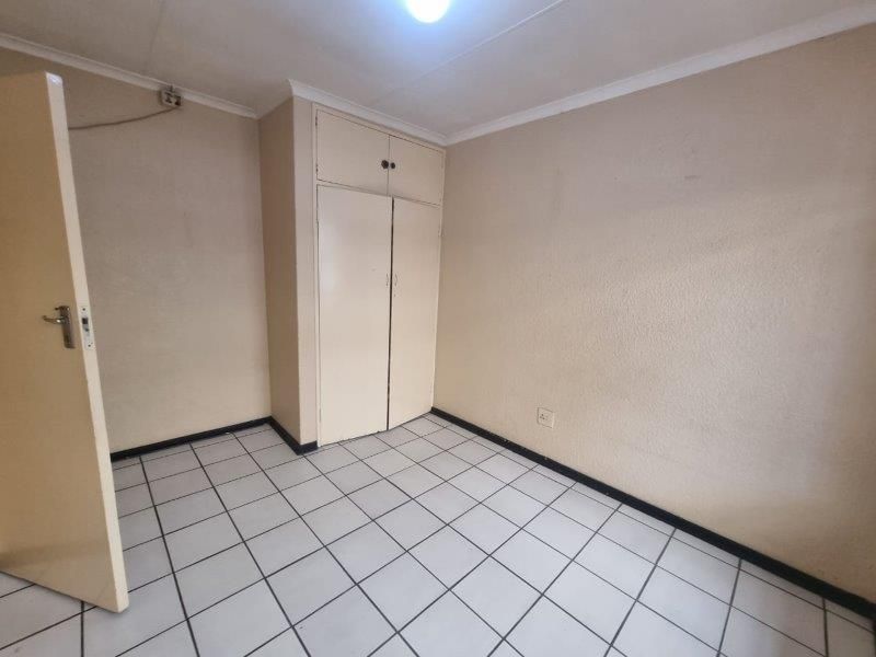 Available 1st August  in east end - Photo 9