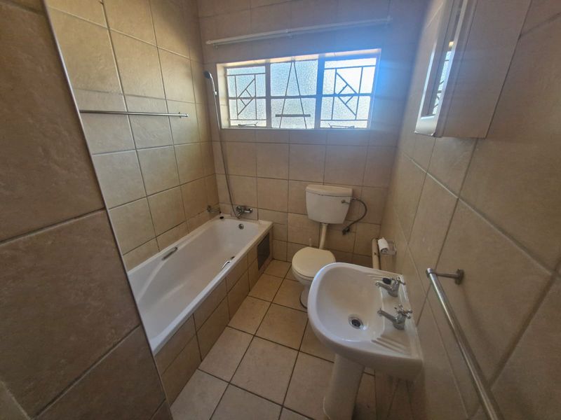 Oos - Einde 3 Bedroom house - Photo 6