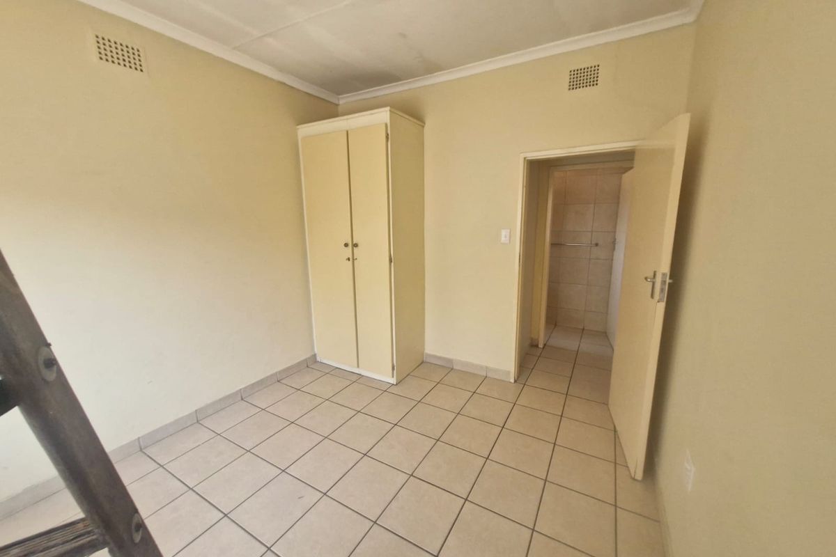 Oos - Einde 3 Bedroom house - Photo 5