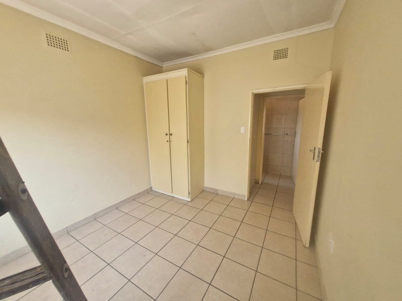Oos - Einde 3 Bedroom house - Photo 5