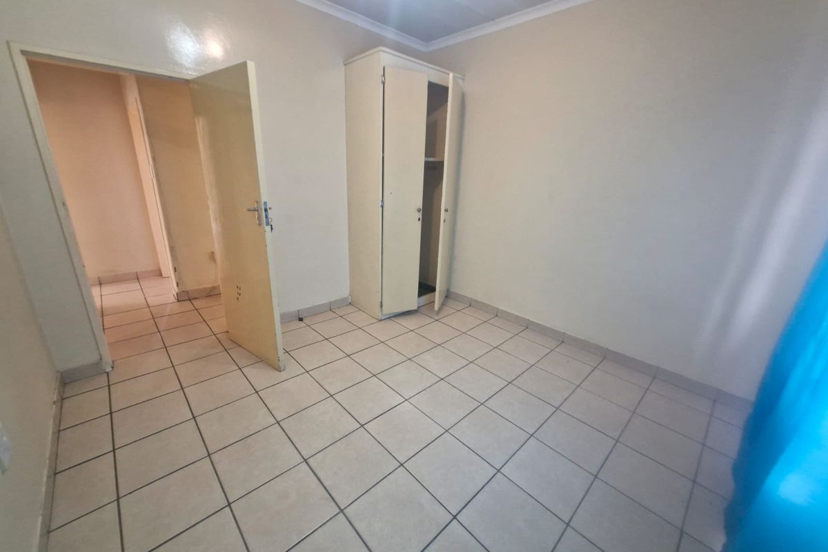 Oos - Einde 3 Bedroom house - Photo 3