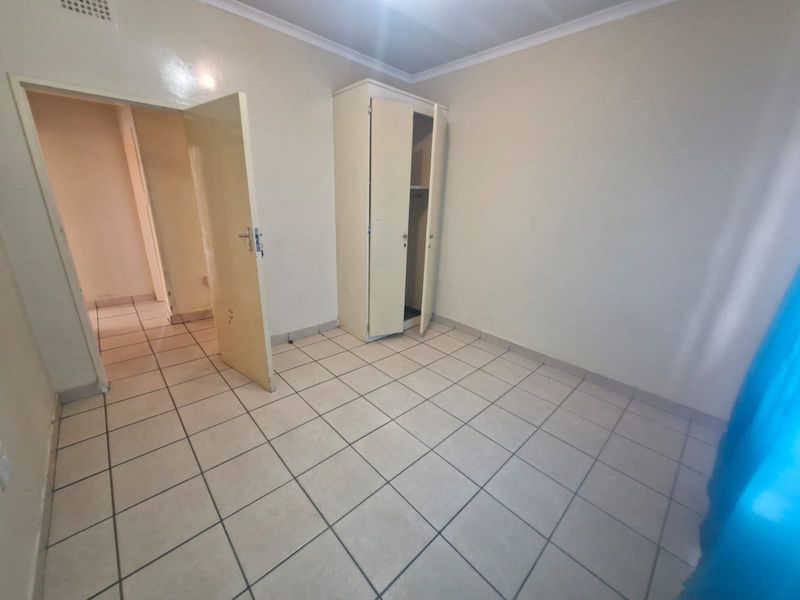 Oos - Einde 3 Bedroom house - Photo 3