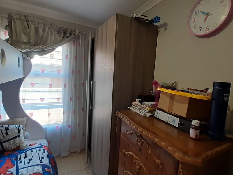 Comfortable 3-Bedroom Home To Rent in Glenway Estate - Photo 9