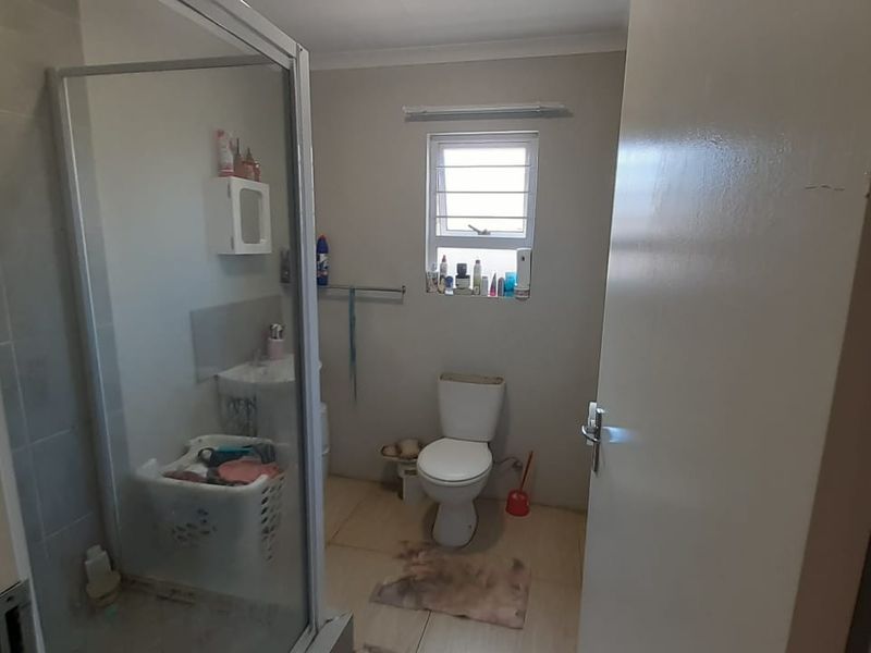 Comfortable 3-Bedroom Home To Rent in Glenway Estate - Photo 8