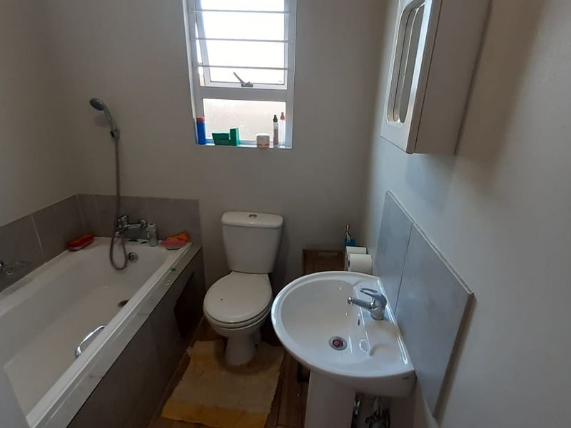 Comfortable 3-Bedroom Home To Rent in Glenway Estate - Photo 6