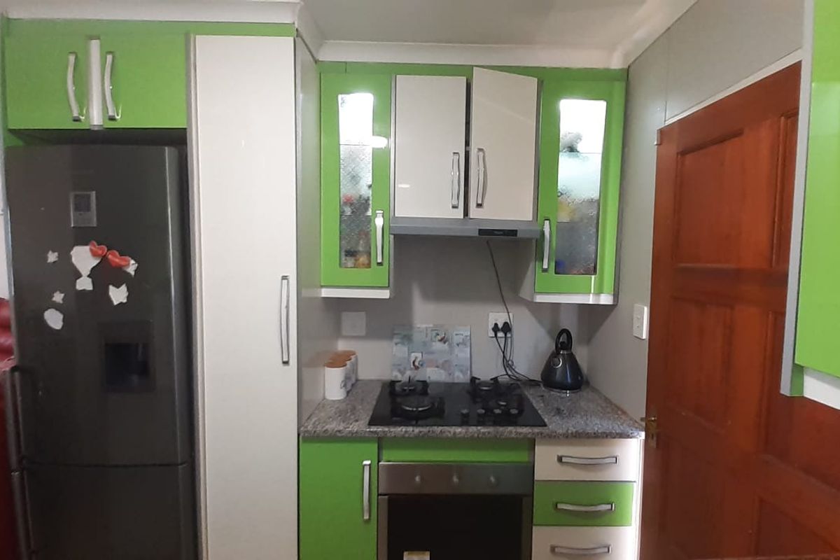 Comfortable 3-Bedroom Home To Rent in Glenway Estate - Photo 3
