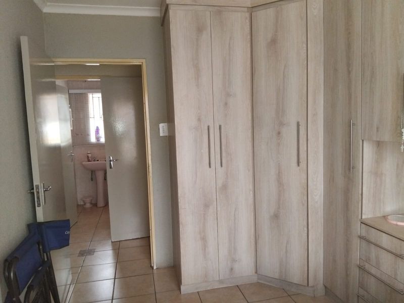 A petite 3 bedroom house to rent for your small family - Photo 2