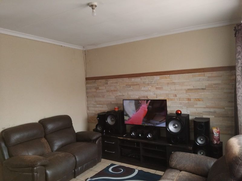 A petite 3 bedroom house to rent for your small family - Photo 5