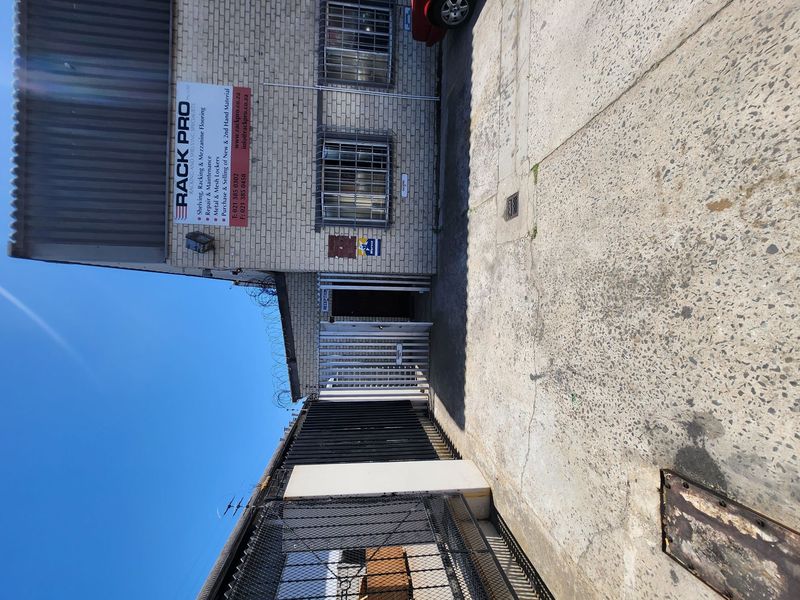 Prime Industrial Space in Beaconvale – Centrally Located with Excellent Transport Links - Photo 2