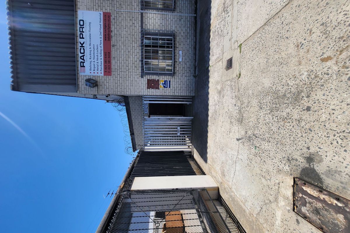 Prime Industrial Space in Beaconvale – Centrally Located with Excellent Transport Links - Photo 3