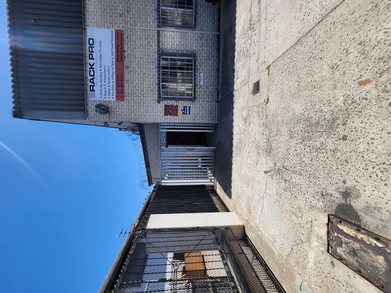 Prime Industrial Space in Beaconvale – Centrally Located with Excellent Transport Links - Photo 3