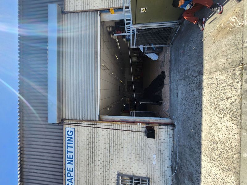 Prime Industrial Space in Beaconvale – Centrally Located with Excellent Transport Links - Photo 4